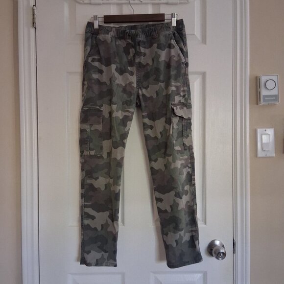 Cat & Jack Boy's Size 16 Green Camo Tapered Cargo Pants - Picture 3 of 14